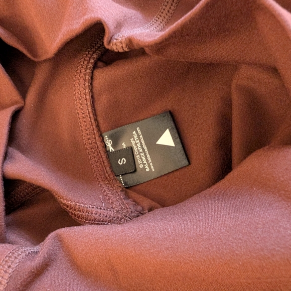 Balance Activewear Set - Picture 2 of 4